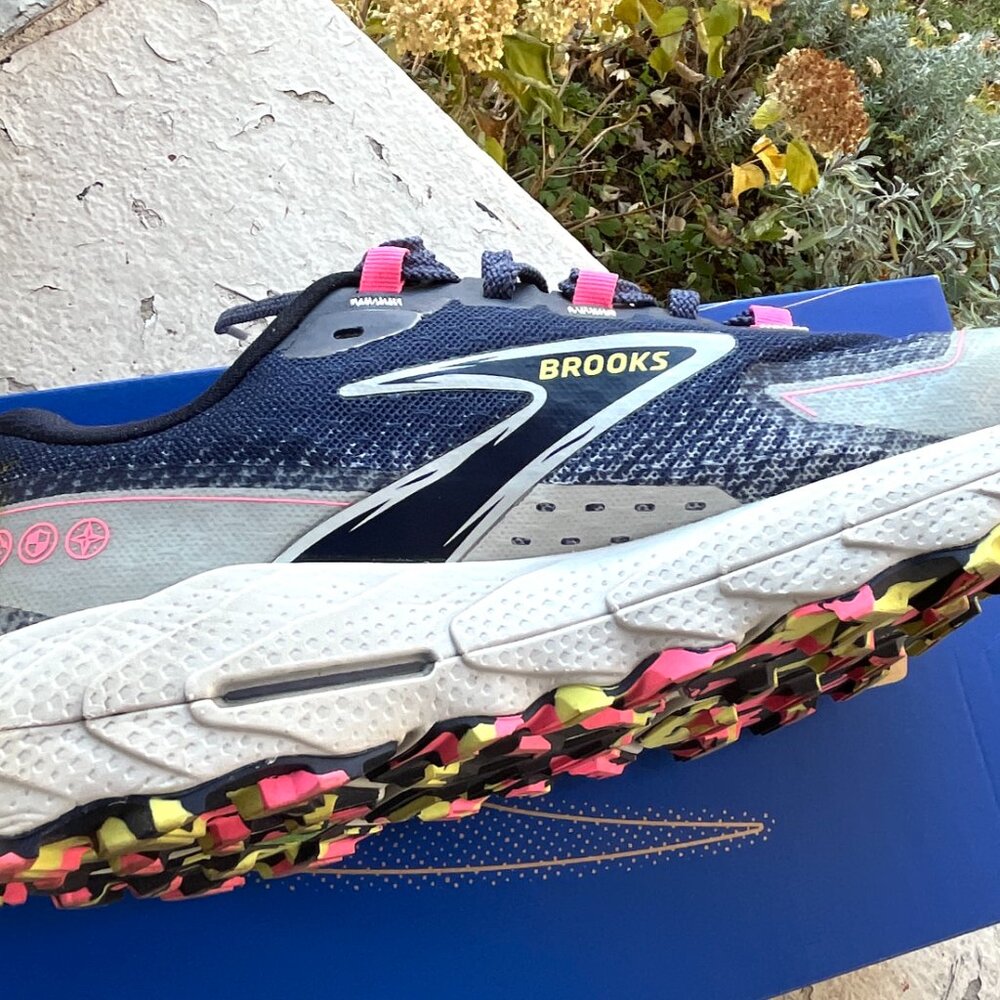 BROOKS Cascadia 18 Trail Adapt Running Oceana Shoes 9.5 B 41 M Womens - Picture 5 of 9